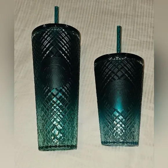 NWT Starbucks blue/green Ombre Tumbler Cold Cup Venti 24oz Summer 2022 -  threedaughtersproperties.com